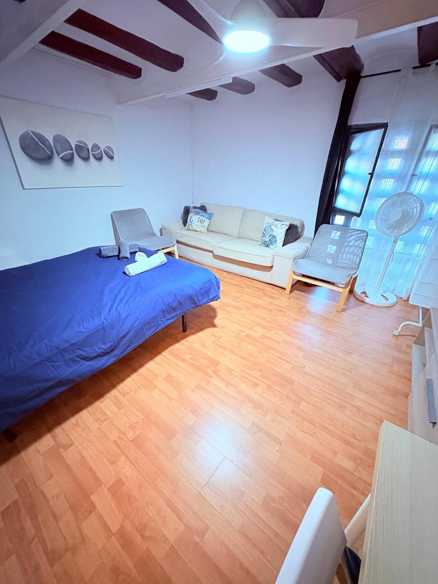 ברצלונה Stunning Flat For 6 People 3 Blocks From The Beach Plus Welcome Breakfast מראה חיצוני תמונה