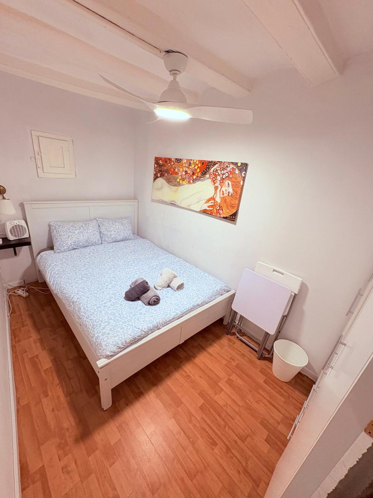 ברצלונה Stunning Flat For 6 People 3 Blocks From The Beach Plus Welcome Breakfast מראה חיצוני תמונה