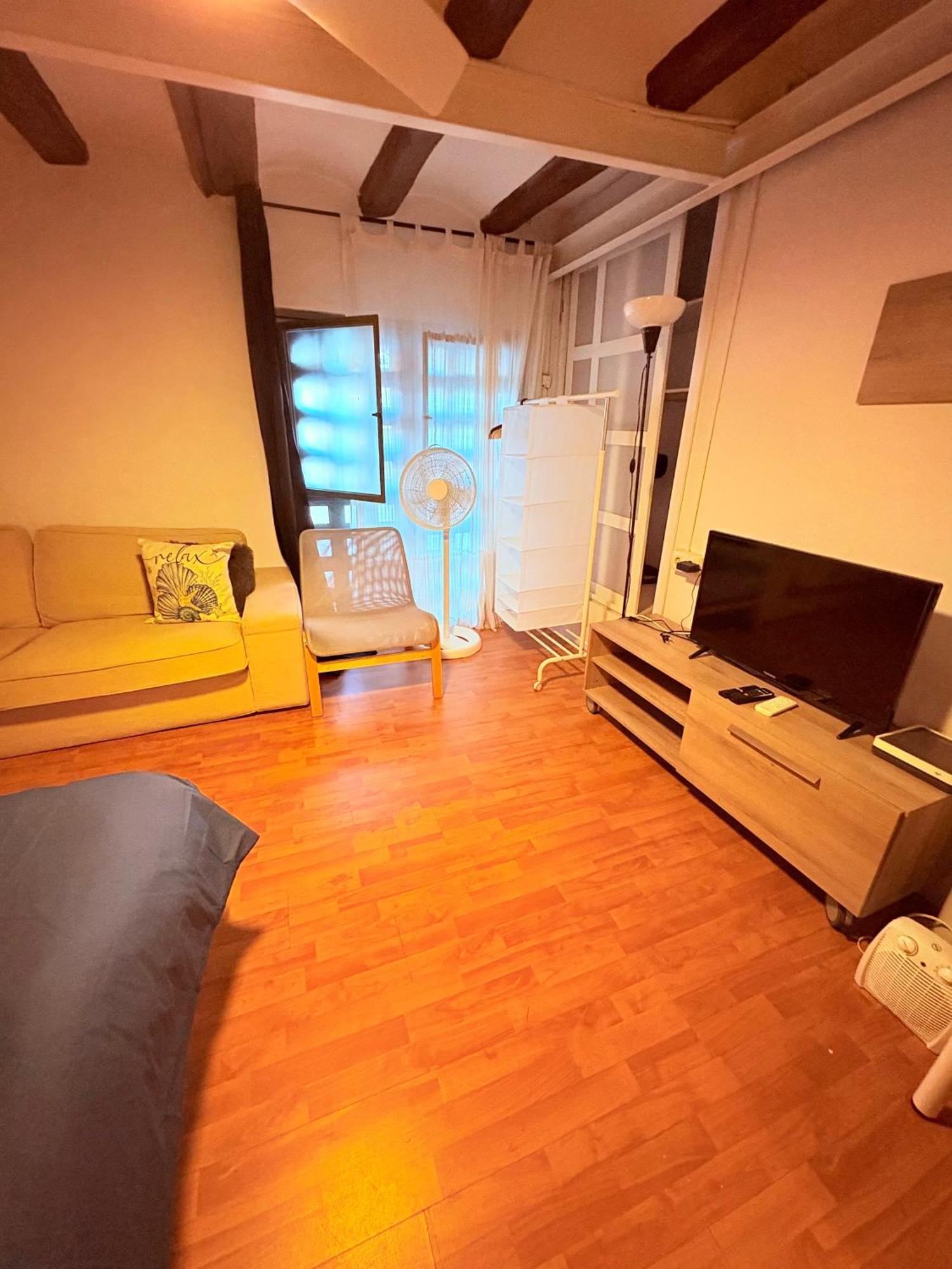 ברצלונה Stunning Flat For 6 People 3 Blocks From The Beach Plus Welcome Breakfast מראה חיצוני תמונה