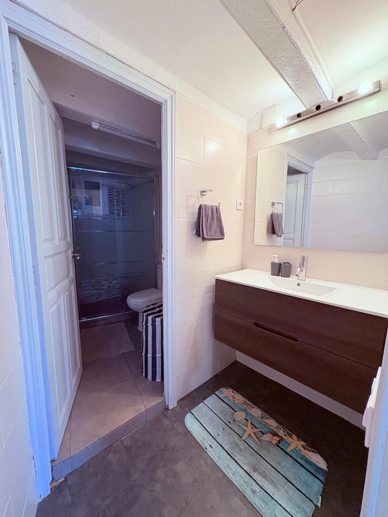 ברצלונה Stunning Flat For 6 People 3 Blocks From The Beach Plus Welcome Breakfast מראה חיצוני תמונה