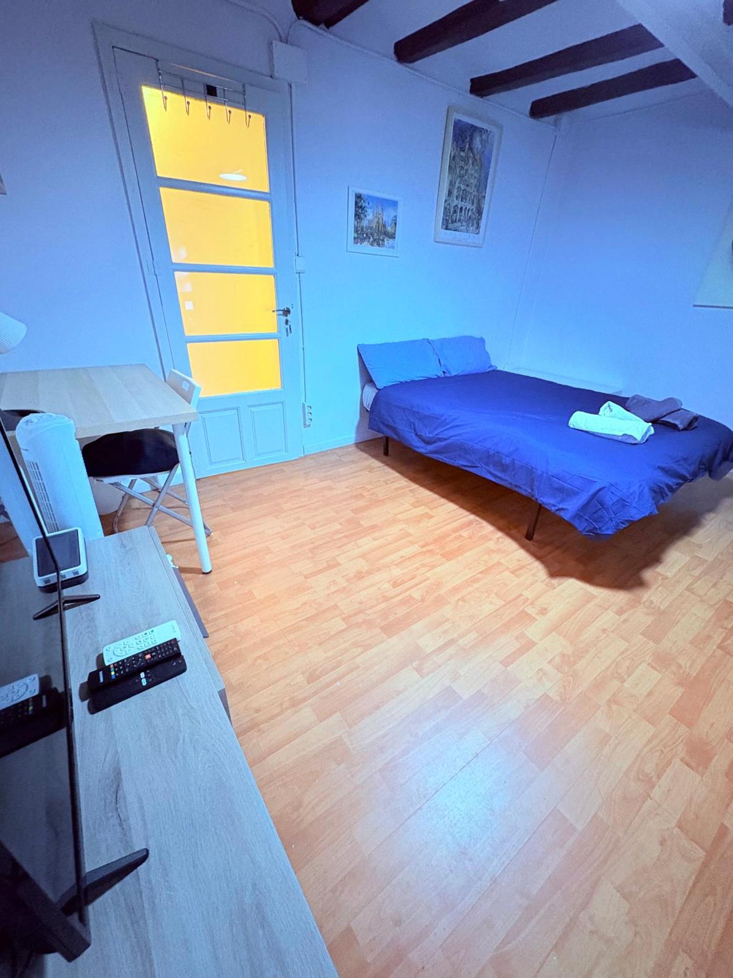 ברצלונה Stunning Flat For 6 People 3 Blocks From The Beach Plus Welcome Breakfast מראה חיצוני תמונה