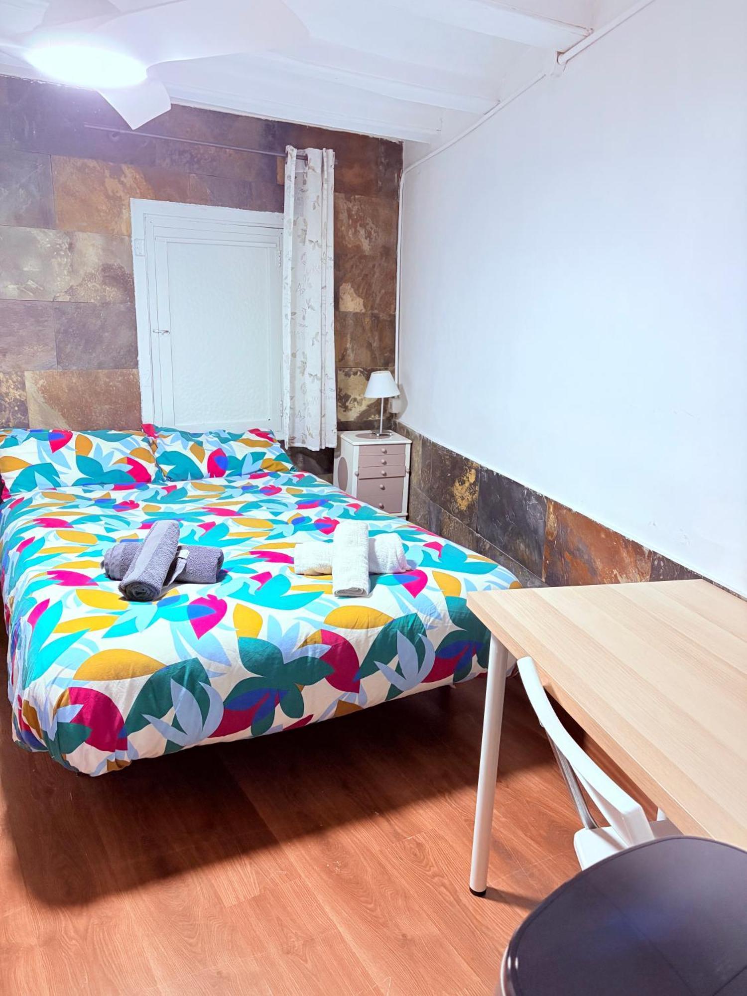 ברצלונה Stunning Flat For 6 People 3 Blocks From The Beach Plus Welcome Breakfast מראה חיצוני תמונה