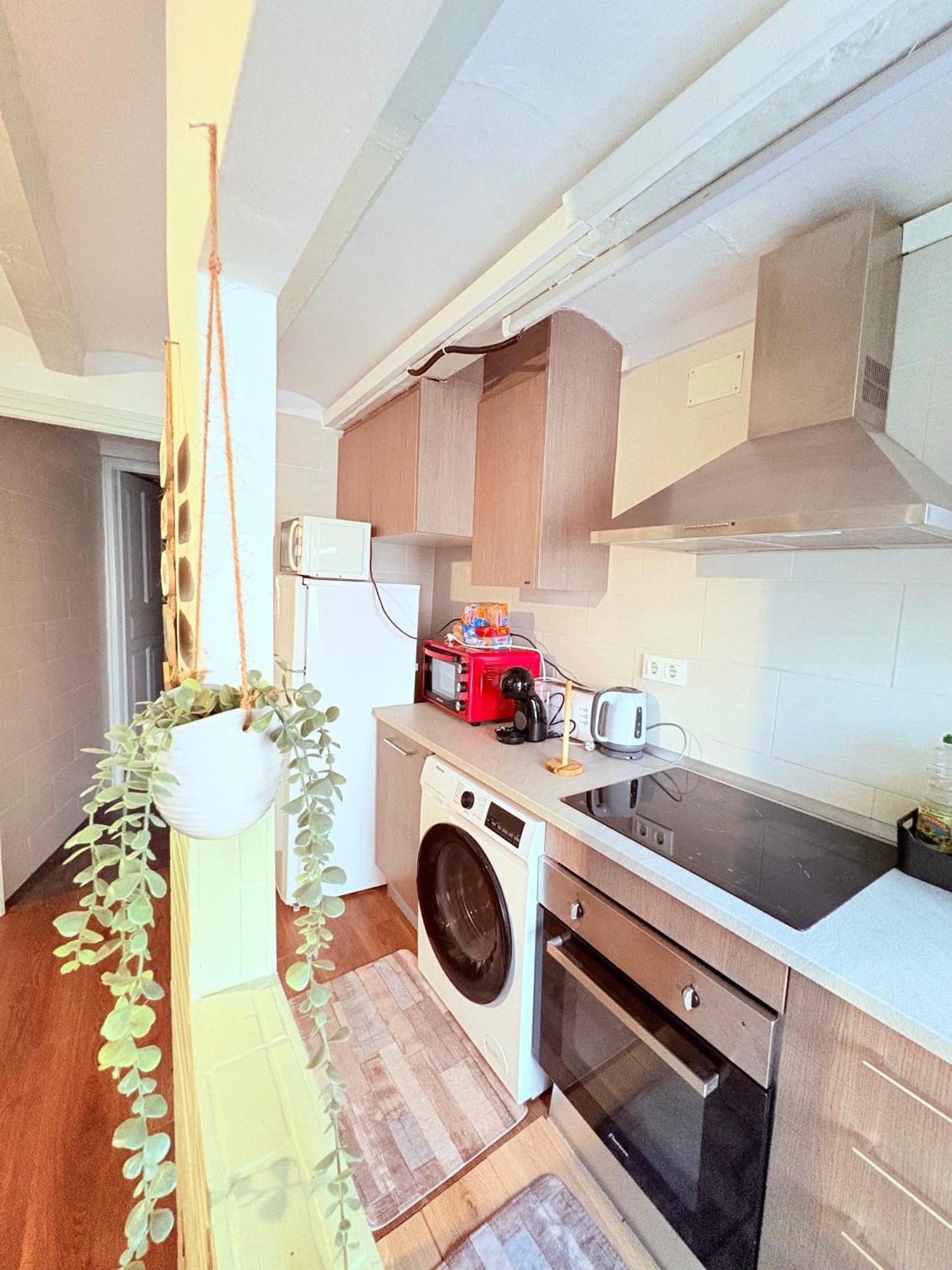 ברצלונה Stunning Flat For 6 People 3 Blocks From The Beach Plus Welcome Breakfast מראה חיצוני תמונה