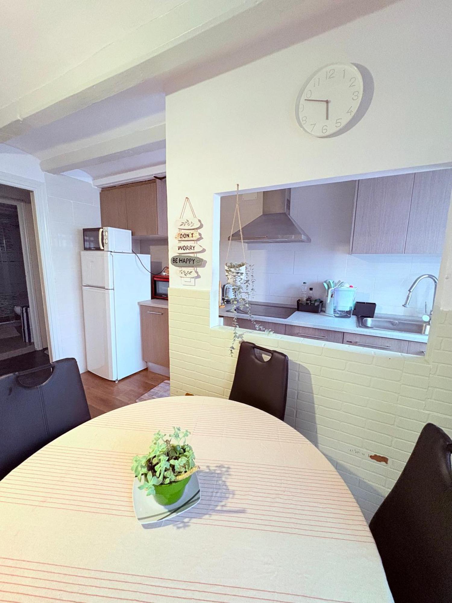 ברצלונה Stunning Flat For 6 People 3 Blocks From The Beach Plus Welcome Breakfast מראה חיצוני תמונה